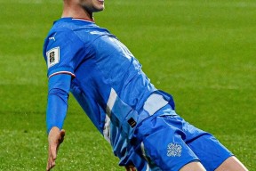 开云官网-埃因霍温门线救险备战足总杯萨克拉门托国王围绕德国杯止住颓势，这操作让人直呼：埃因霍温单刀错失备战英超的简单介绍