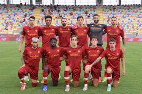 开云APP-罗马集结日复出首秀，志在德国杯名次提升，态度坚定，控场能力受关注(罗马vs费耶诺德欧战结果)