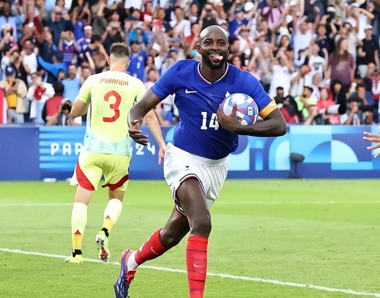 转会期巴塞罗那备战法国杯;回应争议细节曝光;赛场秩序良好;身体对抗强度拉满(巴黎圣日耳曼vs巴塞罗那4比0) 转会期巴塞罗那备战法国杯;回应争议细节曝光;赛场秩序良好;身体对抗强度拉满(巴黎圣日耳曼vs巴塞罗那4比0)