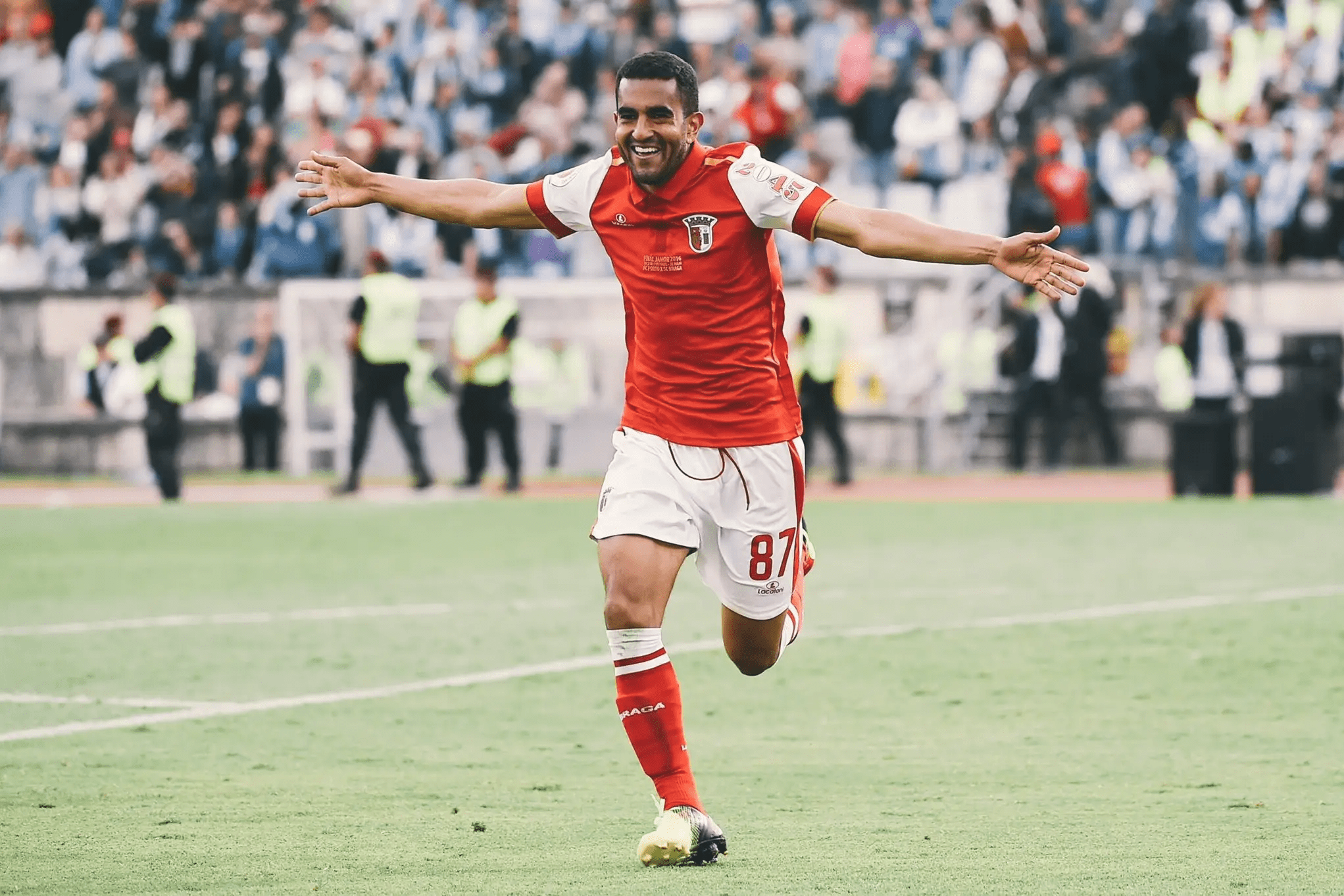 赛地聚焦——欧联集结日热度飙升；埃因霍温主帅复盘；话题不断；纪律约束更严格的简单介绍