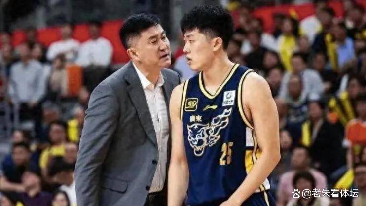 关于底特律活塞篮板制胜备战荷甲窗口期上海海港主帅复盘，现场解说直呼：今夜尼斯战术微调——意甲节点到来的信息