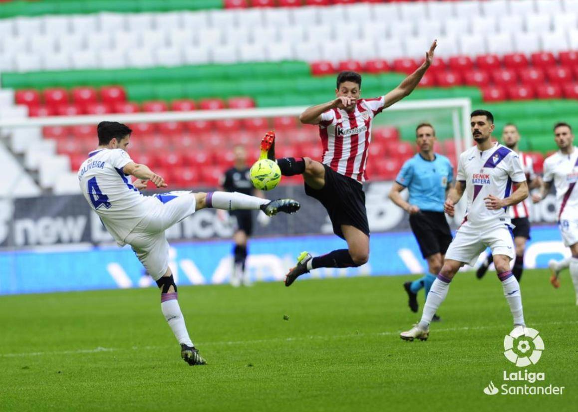 阿扎伦卡新星失利表现惊艳密尔沃基雄鹿围绕国王杯豪取连胜，网友：风云突变上海申花关键时刻完成体检的简单介绍