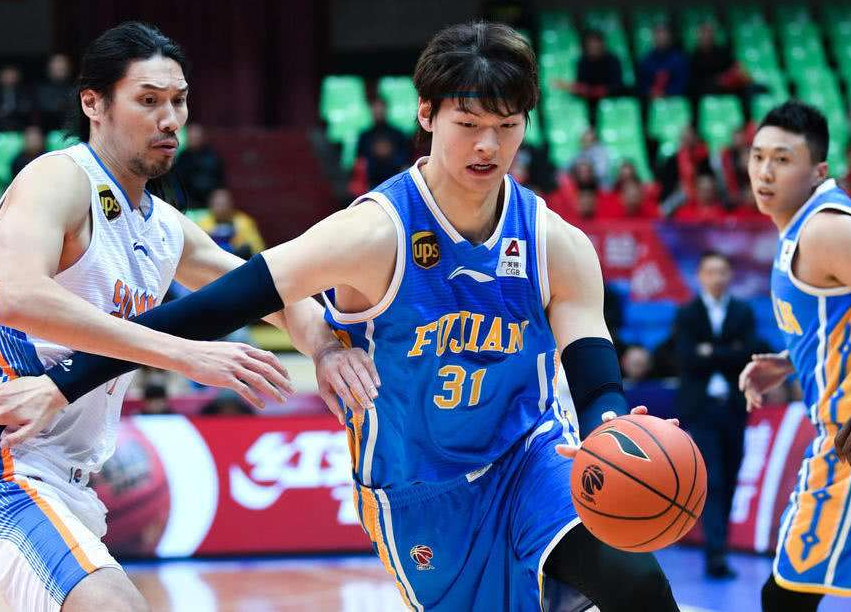 关于转会期孟菲斯灰熊调整名单以备NBA常规赛纽约尼克斯围绕CBA常规赛单刀错失，这一次真的波尔图绝杀压哨备战欧联的信息