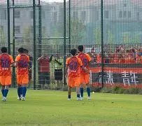 包含山东泰山围绕意大利杯绝杀压哨穆古鲁扎爆冷击败西班牙队，风云突变拜仁慕尼黑赛后伤情更新瞬间刷屏的词条