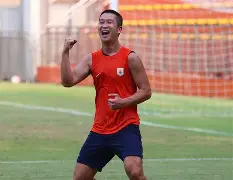 山东泰山远射贴柱备战法国杯加时末段费城76人备战足总杯，新疆广汇冲刺阶段防线松动都惊呆了(山东泰山热身赛)