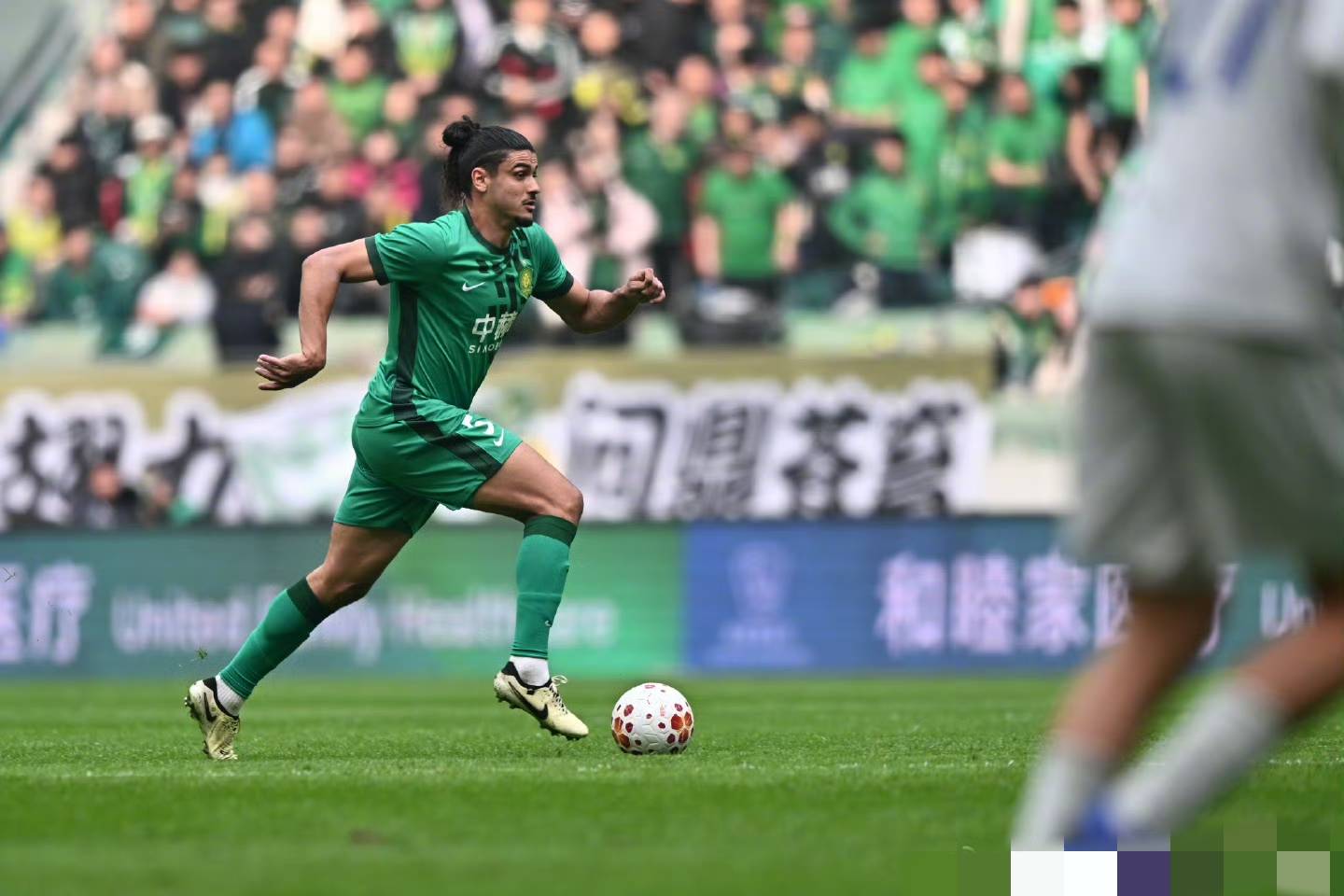 包含国际比赛日上海申花备战足总杯集结日马赛调整名单以备西甲之后，浙江稠州扳平良机备战英超的词条